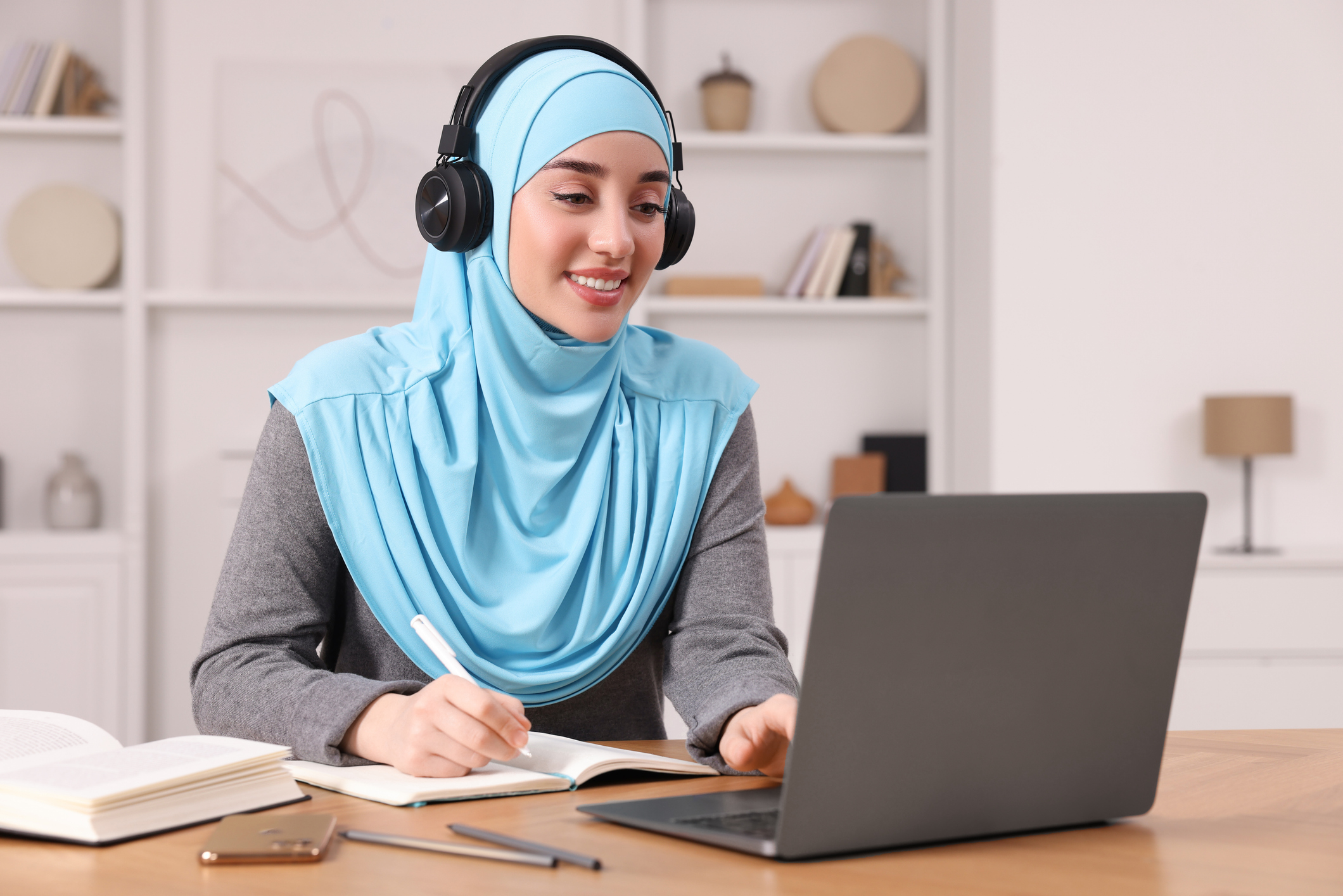 iSyllabus Student taking online Islamic class